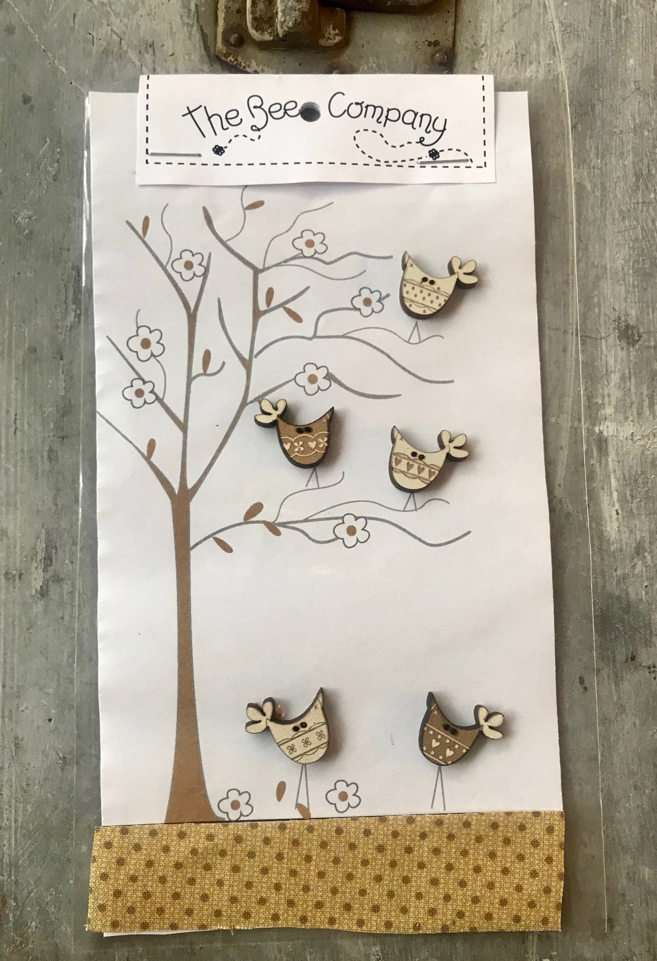 Pack of buttons - natural birds -  Tb26c  